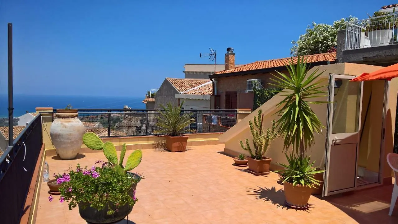 ベッド・アンド・ブレックファスト B&B La Giara Roccavaldina